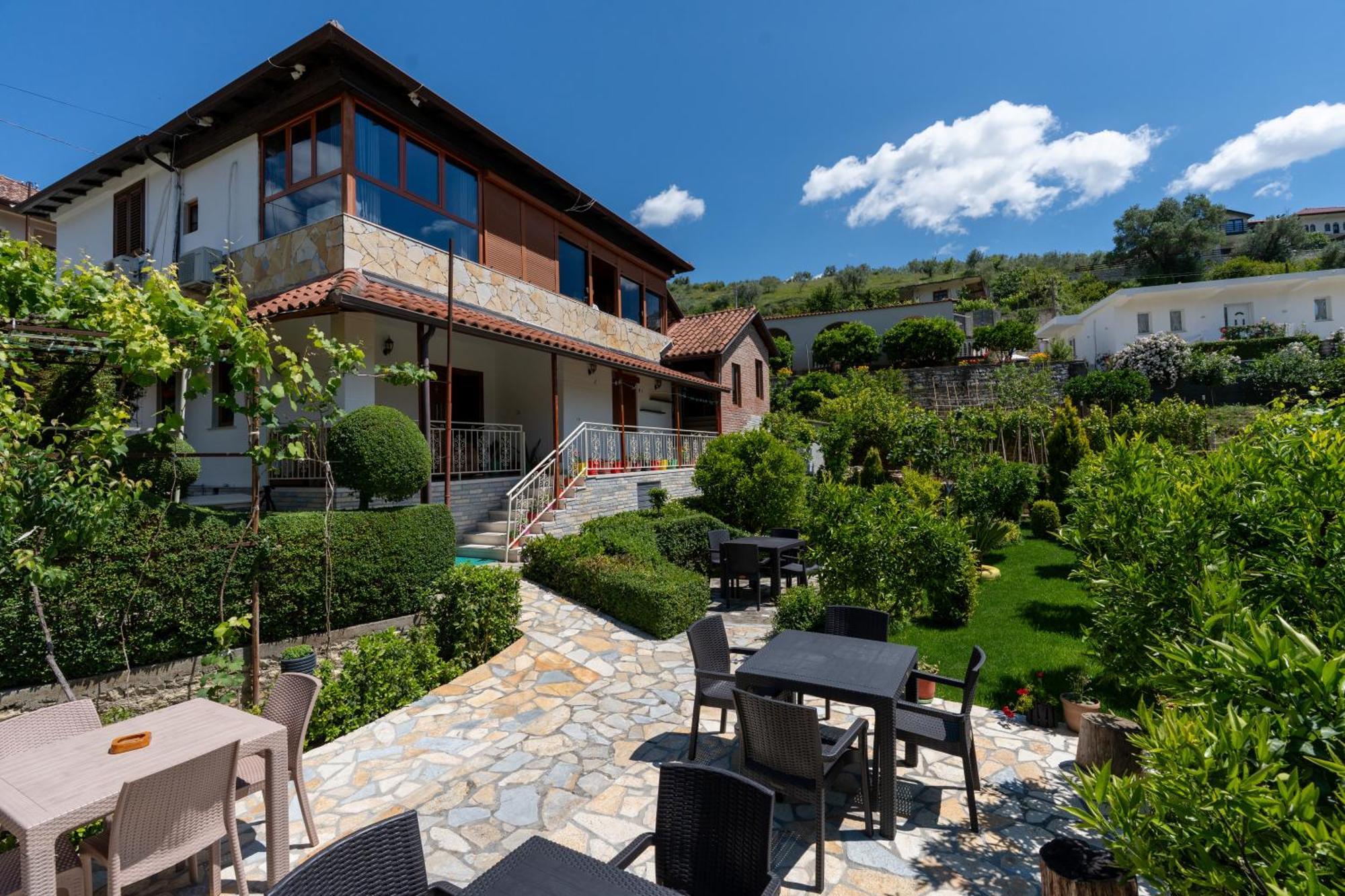 Guesthouse Emiljano 培拉特 外观 照片